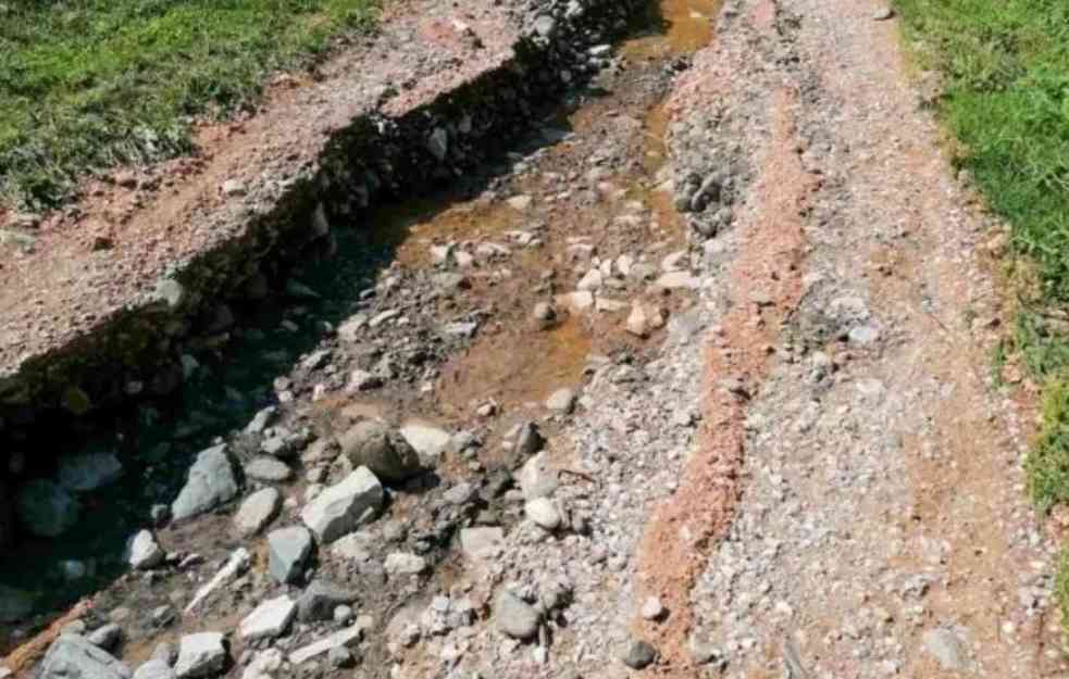 OPET HAOS U SRBIJI: Poplave u okolini Mionice, voda nosila puteve i pokrenula nekoliko klizišta