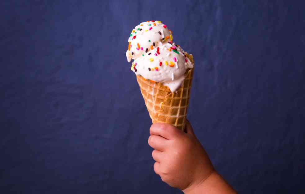 Mnogi roditelji su u nedoumici: Da li bebe smeju da jedu sladoled?