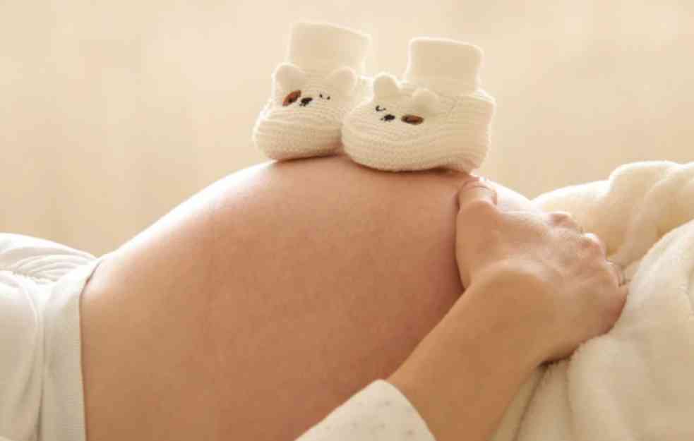 Agonija koja je proganja: U porodilištu doila bebu koja nije njena