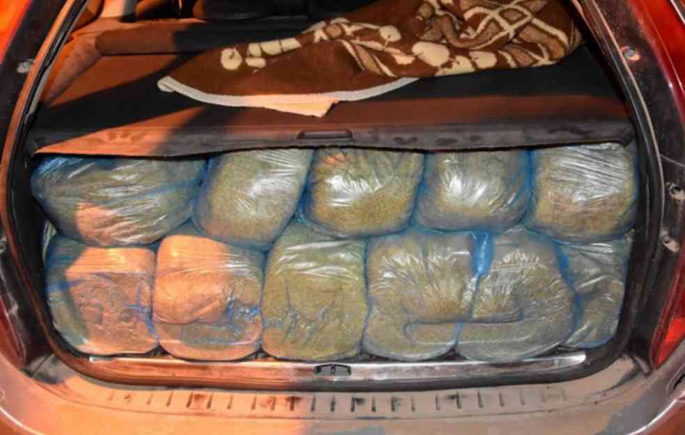 Uhapšen mladić iz Šapca: Vozio sa 219 kg nedozvoljene robe