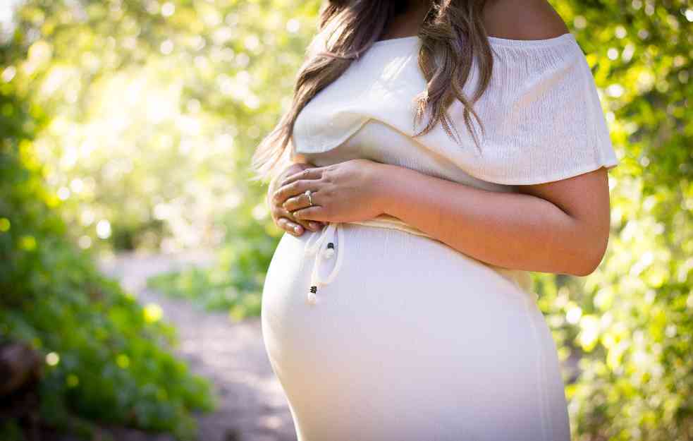 Prava i novine u zakonu: Za trudnice i mame uskoro 500.000 dinara na računu