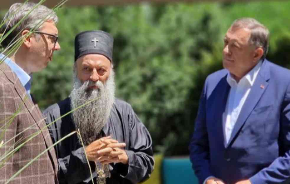 Vučić, Dodik i patrijarh Porfirije u manastiru Osovica: Razgovarali o najvažnijim nacionalnim pitanjima