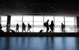 JEDVA ČEKALI VIZNU <span style='color:red;'><b>LIBERALI</b></span>ZACIJU: Sa prištinskog aerodroma za sedam dana odletelo 83.000 putnika