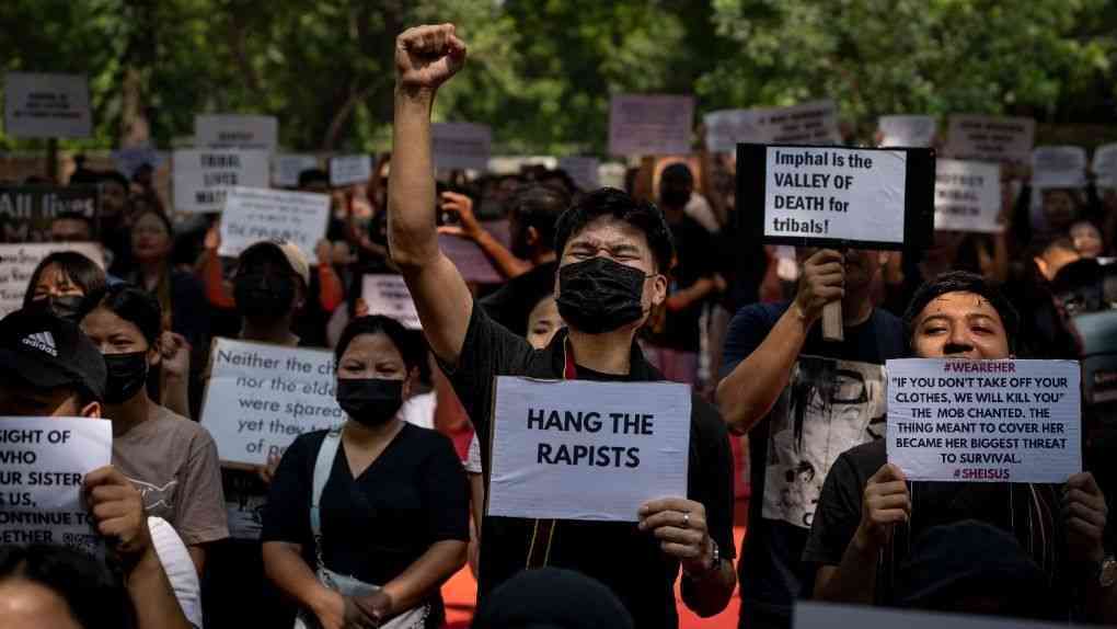 U Indiji održani <span style='color:red;'><b>masovni protesti</b></span> protiv napada na žene