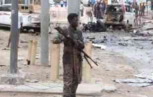Bombaš samoubica ubio najmanje 13, a ranio najmanje 20 vojnika u Somaliji