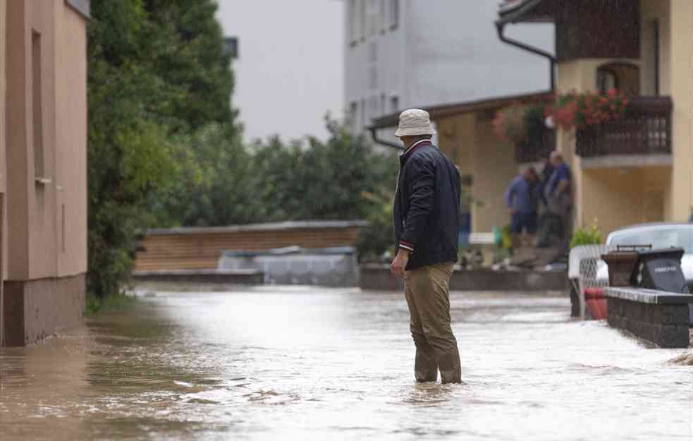 STIŽE POMOĆ : Sloveniji poslata humanitarna pomoć iz više zemalja