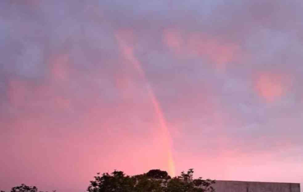 PINK DUGA IZNAD ŠAPCA: Evo kako je nastala