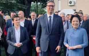 Predsednik Vučić na oproštajnom ručku sa Čen Bo!