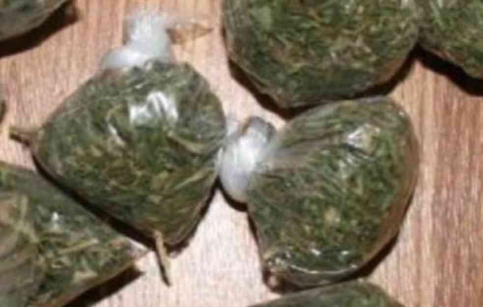 Uhapšen diler u Novom Sadu: Pronašli marihuanu