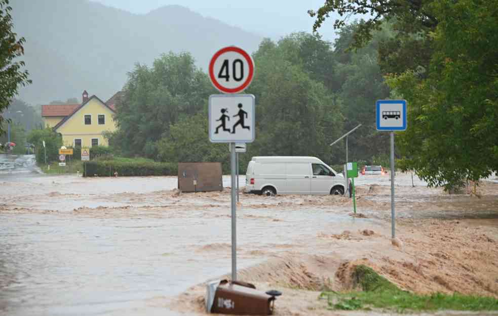 SLOVENCE ZADESILA NOVA MUKA: Nakon poplava u delu Koruške šire se crevne bolesti