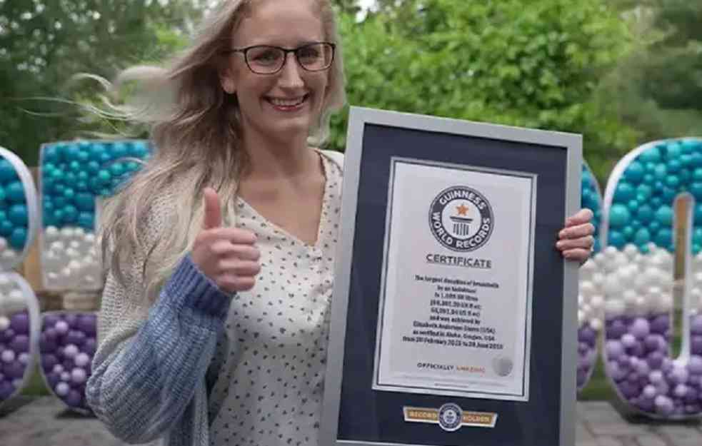 PODVIG ZA DIVLJENJE! IZDVOJILA 1.600 LITARA MLEKA IZ GRUDI I DONIRALA: Mama troje dece ušla u Ginisovu knjiigu rekorda! (FOTO)