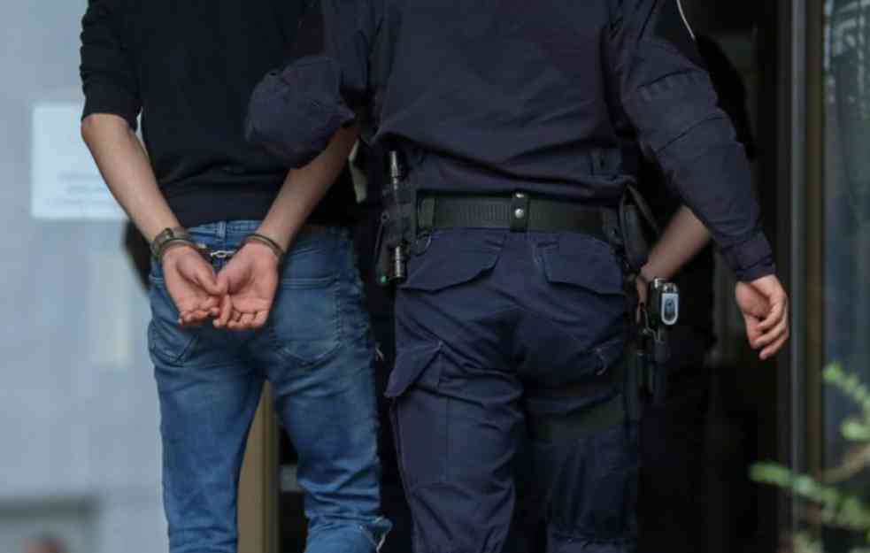 DVOJICU MUŠKARACA ŠUTIRALI,PA JEDNOG PRETUKLI PALICOM: Uhapšena tri muškarca u Nišu