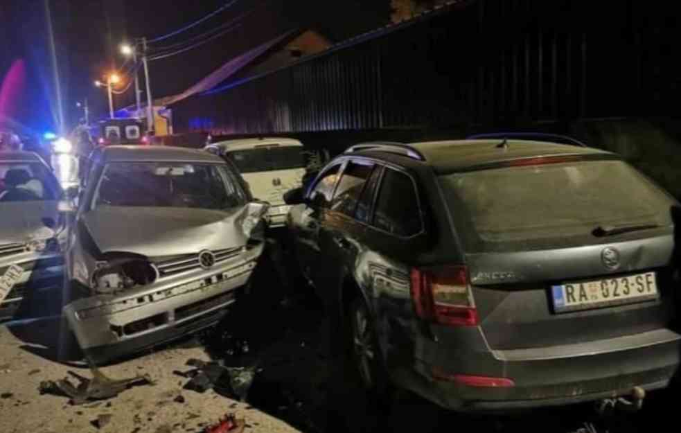 DETALJI NESREĆE U RAŠKI: Bahati vozač seo za volan s dva promila alkohola u krvi, oštetio sedam automobila