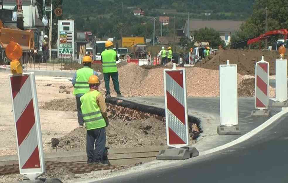 Vozačima se savetuje da koriste alternativne pravce: Zatvara se deo auto-puta u BiH