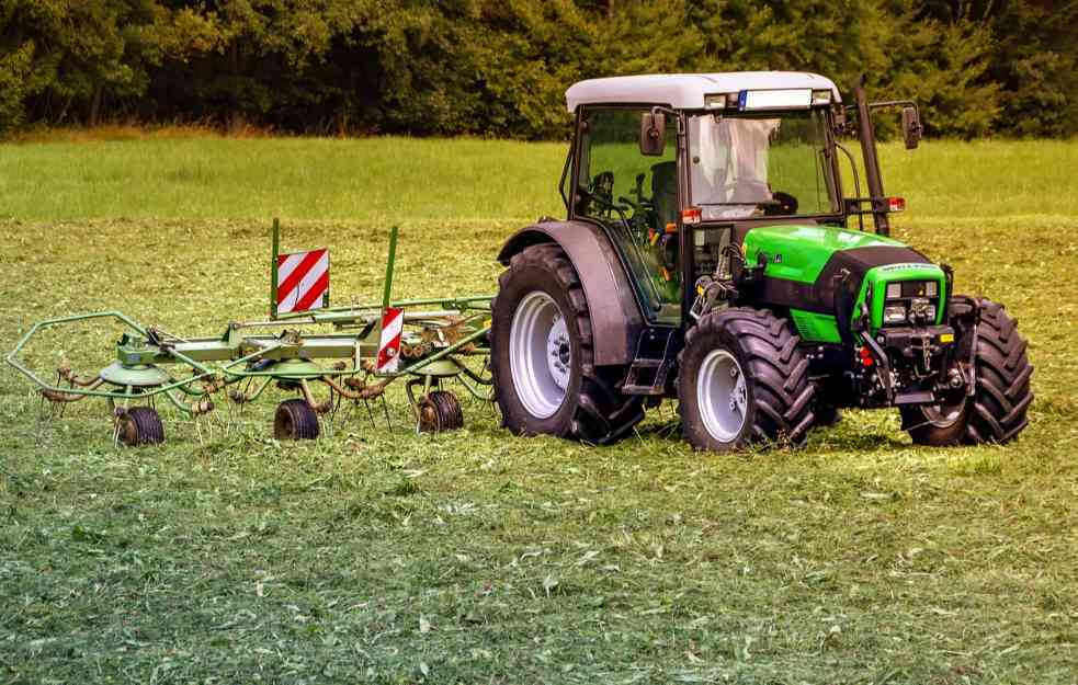 POBUNILI SE ITALIJANSKI POLJOPRIVREDNICI: Italijanski poljoprivrednici kreću traktorima ka Rimu