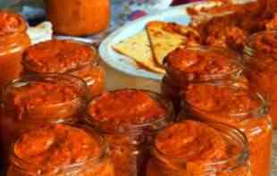 LAŽNI AJVAR: Napravite omiljeni <span style='color:red;'><b>namaz</b></span> za 30 minuta (RECEPT)