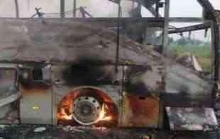STRAVIČNA TRAGEDIJA U PAKISTANU: Autobus udario u kombi, 18 MRTVIH (FOTO)