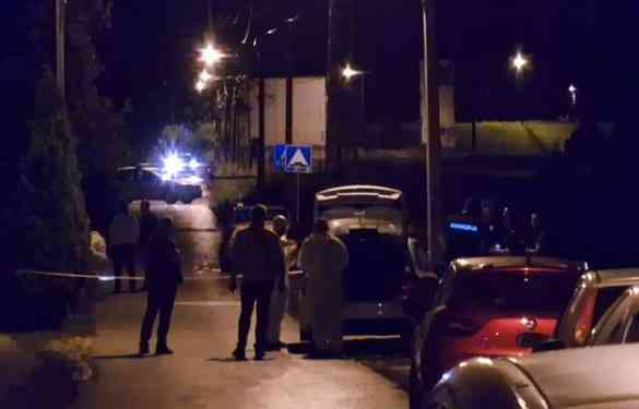 TRAGEDIJA U FUTOGU! JEDAN MLADIĆ (19) UBIJEN, DRUGI (20) RANJEN: Napadač pucao iz automobila u blizini škole!