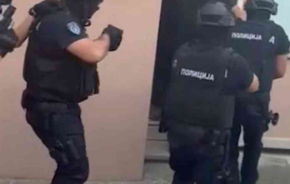 OVO SU OSUMNJIČENI ZA DVOSTRUKO UBISTVO U FUTOGU: Okupio drugare pa krenuli da se svete?  (FOTO)