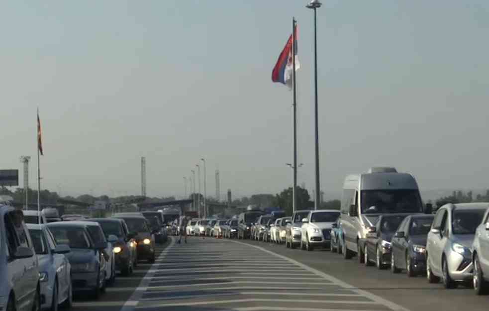 AMSS: Putnička vozila na Preševu i Gostunu čekaju i do 45 minuta