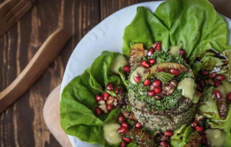 OBAVEZNO PROBAJTE : Salata od nara i maka, recept nam je stigao sa Bliskog istoka (RECEPT)