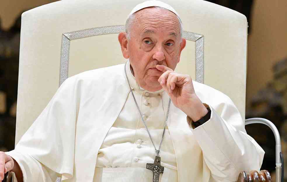 Papa Franja proveo noć u bolnici: Svi katolici se mole za njega