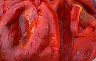 VODIČ KAKO DA NAPRAVITE AJVAR ZA 700 DINARA: Sve od cena paprika i paradjza pa do šerpi i tegli, i tačne mere!