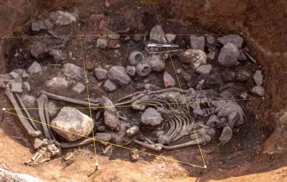 Peru: Arheolozi otkrili 3.000 godina staru svešteničku grobnicu 