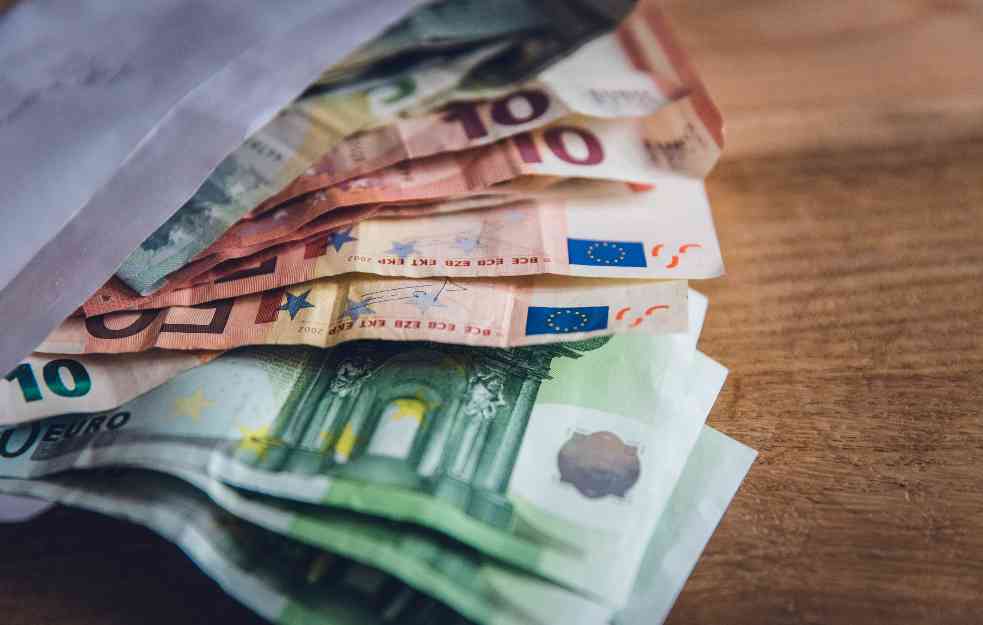 NBS objavila srednji kurs dinara prema evru