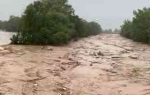 NEVREME U SLOVENIJI: Bujice stvorile velike probleme, rastu vodostaji reka - strahuje se od novih poplava