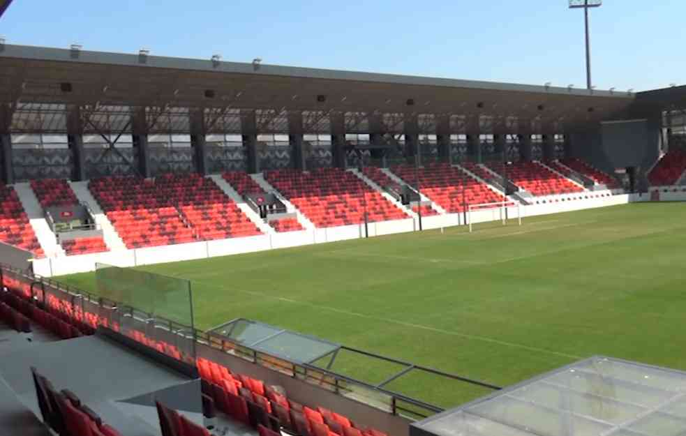 MOĆI ĆETE DA VIDITE SISE I GUZICE PEVALJKI! Šta će vam BESPLATNI UDŽBENICI? Dobili ste Kebu i STADION! SMEHOTRES U LESKOVAC!