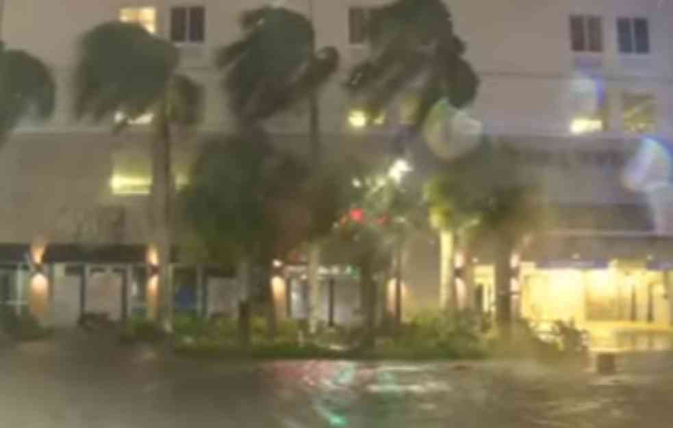 Za tornado u delovima Floride izdato upozorenje za 12 miliona ljudi: STOTINE LJUDI BEZ STRUJE