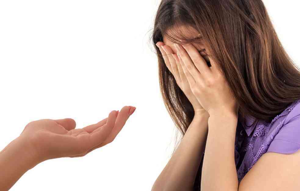 NARCISA NAJVIŠE BOLI ODLAZAK OSOBE KOJOM UPRAVLJA: 3 NAČINA DA POVREDITE NJEGOV EGO