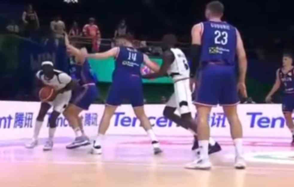 SNIMAK UDARCA ZBOG KOG JE SIMANIĆ OSTAO BEZ BUBREGA: Posle ovoga je dva puta operisan (VIDEO)
