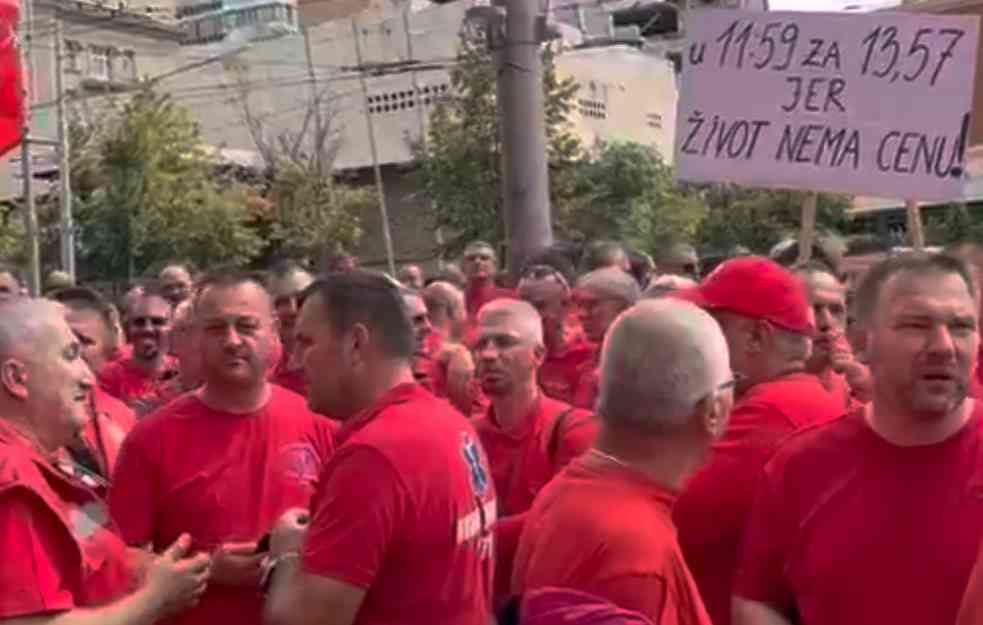 PROTEST ISPRED VLADE SRBIJE: Vozači saniteta traže bolje plate i uslove