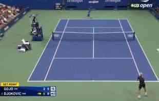 ĐOKOVIĆ U ČETVRTFINALU US OPENA: Nole savladao Hrvata Goja, sledi <span style='color:red;'><b>Amerikanac</b></span> Fric (VIDEO)