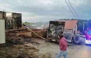 Požar kod Banjaluke: Izgoreo kamion i dva konja