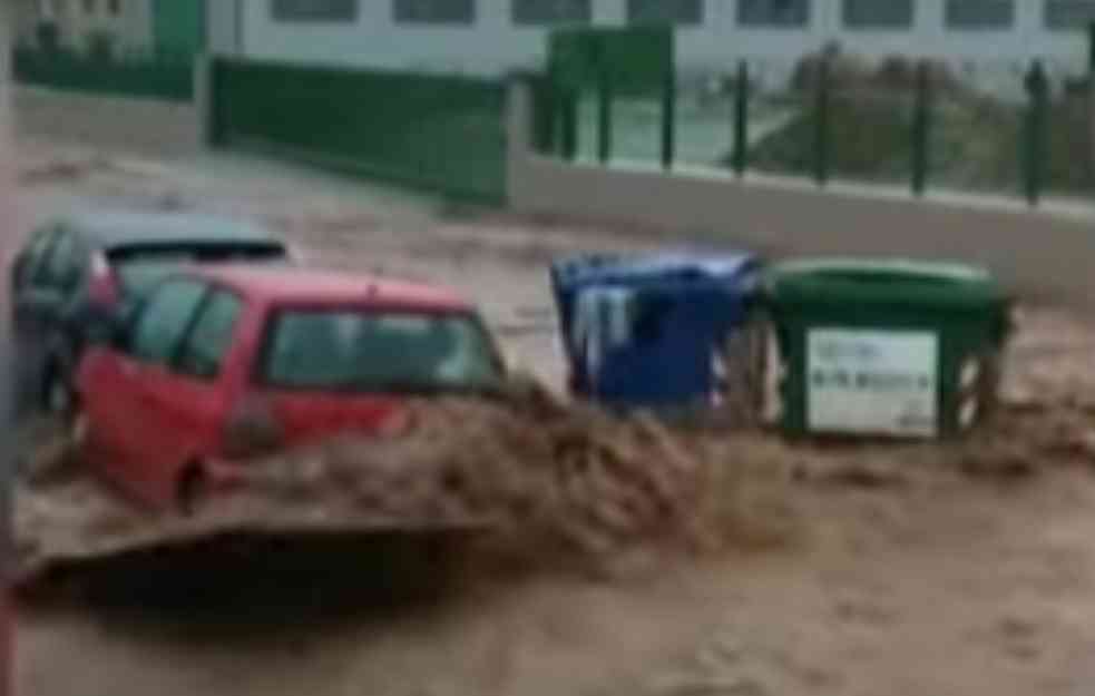 Šest osoba stradalo u velikim poplavama koje su pogodile Grčku