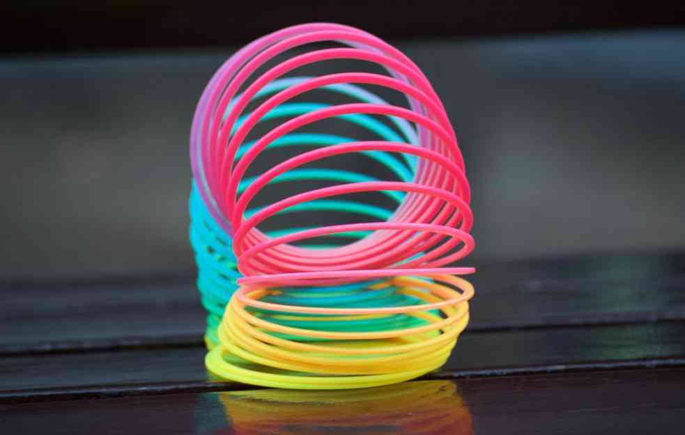 Da li se sećate Slinki igračke iz 90-ih?