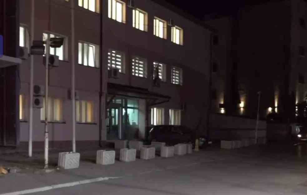 TENZIJE U KOSOVSKOJ MITROVICI: U ponoć istekao rok za iseljenje srpskih institucija iz zgrade u Bošnjačkoj mahali