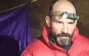 Emotivni snimak Marka koji je zarobljen u pećini 1.000 metara ispod zemlje