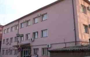 KURTI MORA DA PRIČEKA: <span style='color:red;'><b>Odložena</b></span> odluka o iseljavanju službenika iz srpskih institucija u Kosovskoj Mitrovici (FOTO)