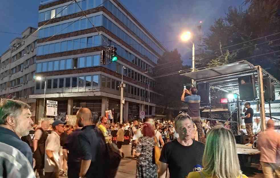 “KOGA SE PLAŠITE?” – Zahtevi organizatora protesta “Srbija protiv nasilja” RTS-u