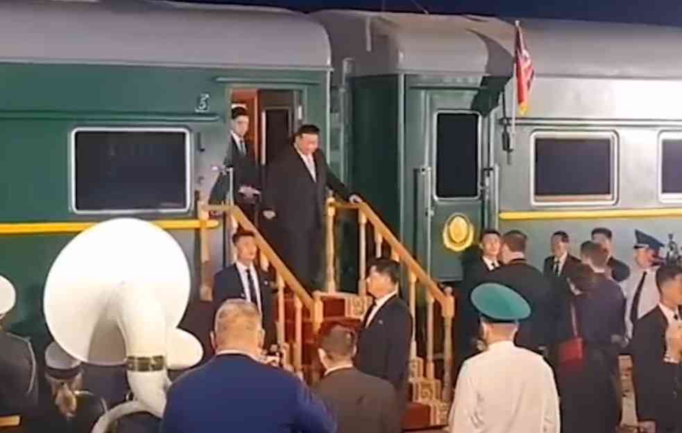OVAKO PUTUJE KIM DŽONG UN (VIDEO)