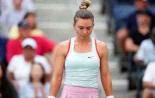 HALEP: Sinera tretiraju potpuno drugačije od mene