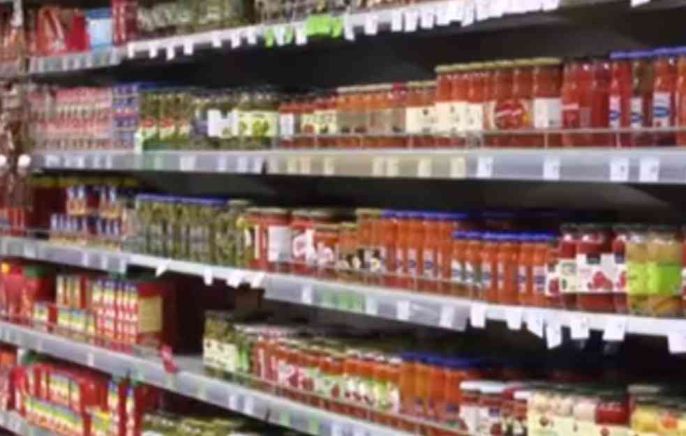 OPUSTOŠENI RAFOVI: Za samo dva dana nestali i jogurt i šampon, zaliha još ima! A ŠTA JE S PARIZEROM?