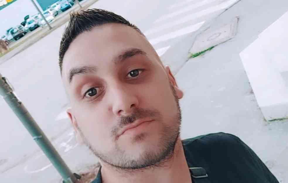 ZOLA ZAVRŠIO U BOLNICI: Hitno se oglasio iz postelje, odložio ulazak u 