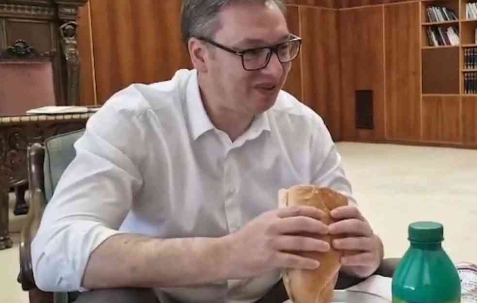 PREDSEDNIČKI SENDVIČ IDE KAO ALVA: Nebeski parizer - trolanje na maks (VIDEO, FOTO)