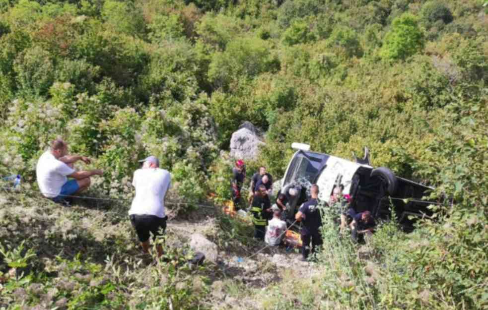 Najnoviji detalji nesreća u Crnoj Gori: Vozač se požlio da je osetio bol u glavi, priveden(VIDEO)
