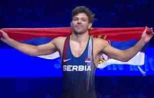 SRBIN ZA ISTORIJU: Stevan Mićić osvojio zlatnu medalju na Svetskom prvenstvu u rvanju (FOTO)